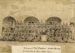 B Company 2nd Batallion The Queens、Umballa、1891（sepia photo） 作： British Photographer